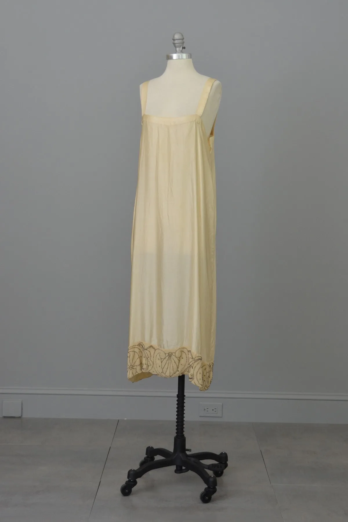 Authentic 1920s Cream Silk Beaded Two Piece Flapper Wedding Dress Tunic