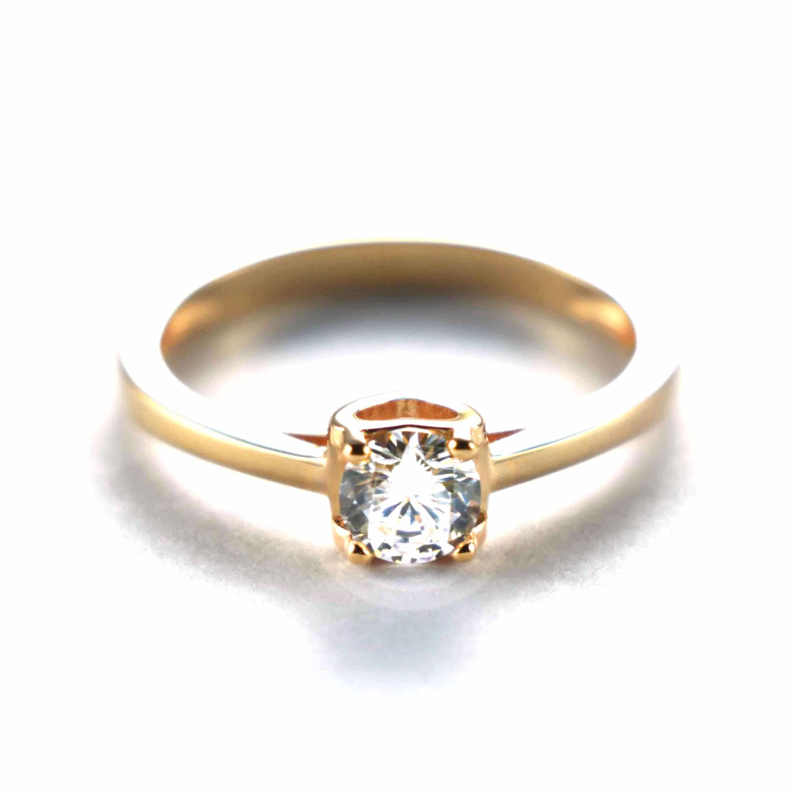 Heart pattern wedding ring with white CZ & pink gold plating