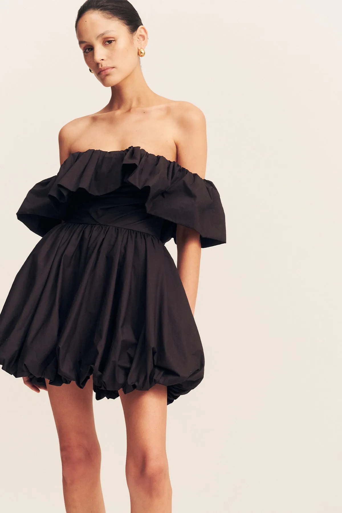 MAIORI OFF SHOULDER DRAPED BUBBLE MINI DRESS - BLACK