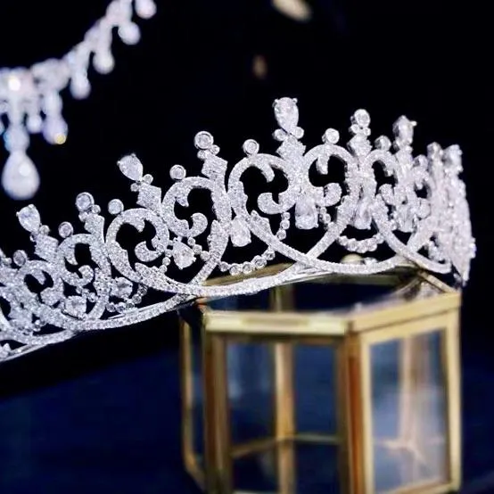 T164. royal bridal rhinestone crown tiara