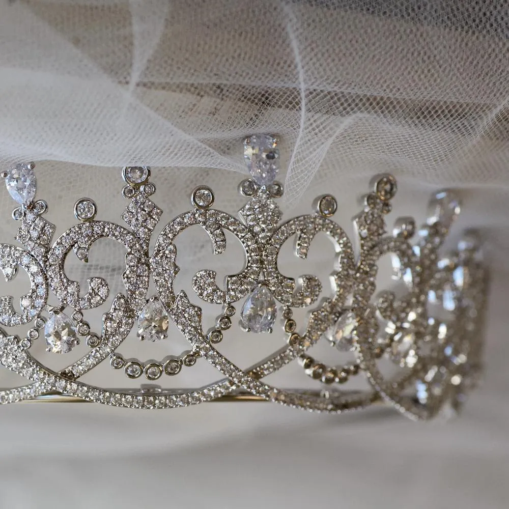 T164. royal bridal rhinestone crown tiara