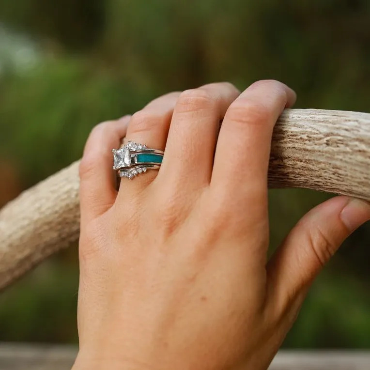 The Grand Sierra Wishbone Wedding Set